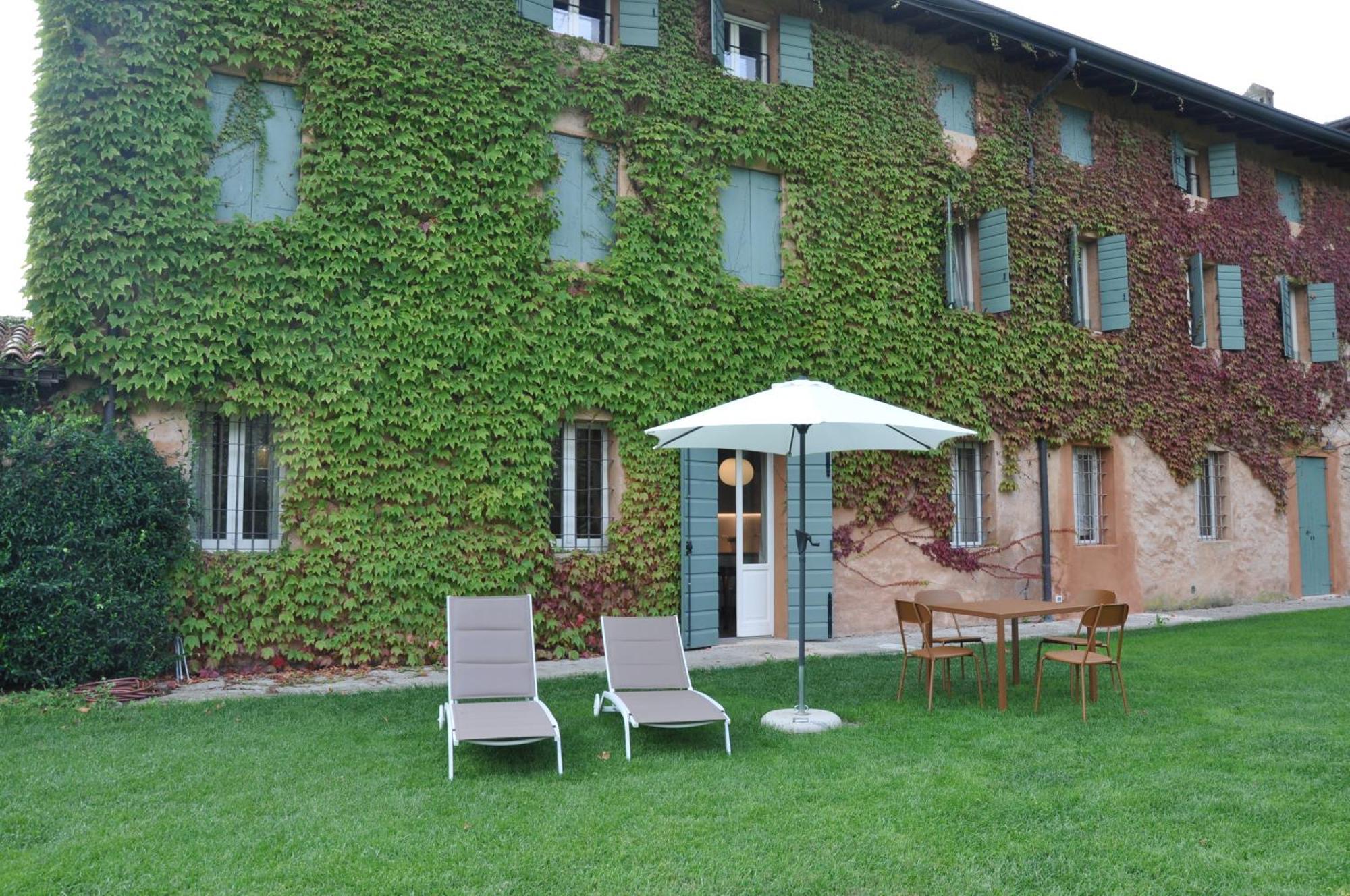Relais Corte Guastalla Apartments Sona Buitenkant foto