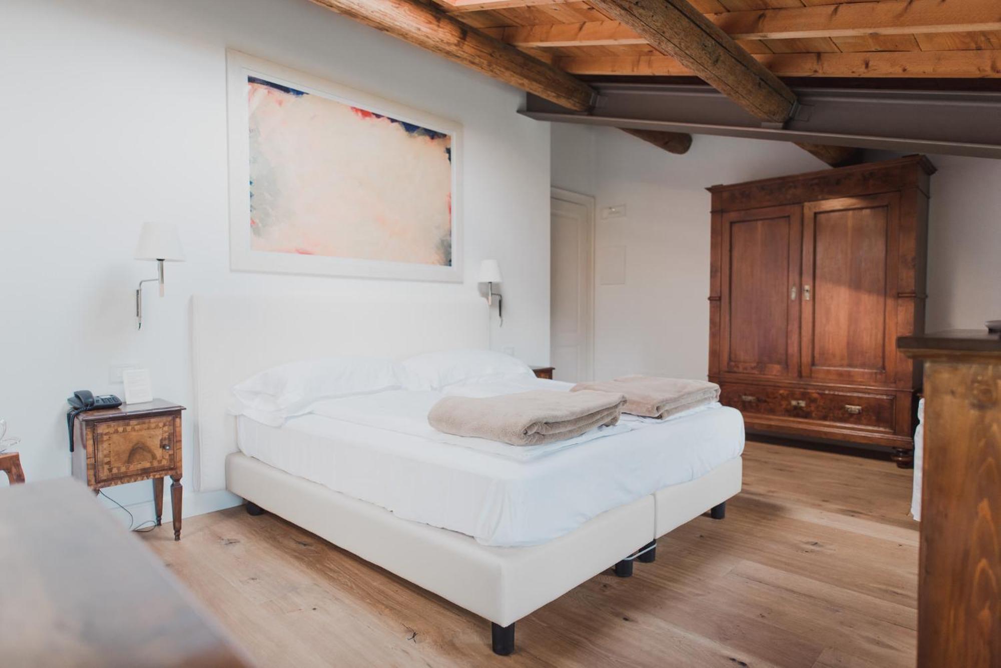 Relais Corte Guastalla Apartments Sona Buitenkant foto