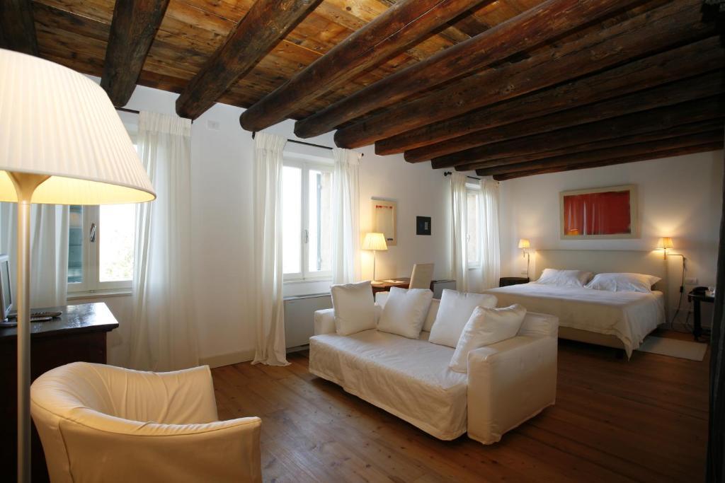 Relais Corte Guastalla Apartments Sona Kamer foto
