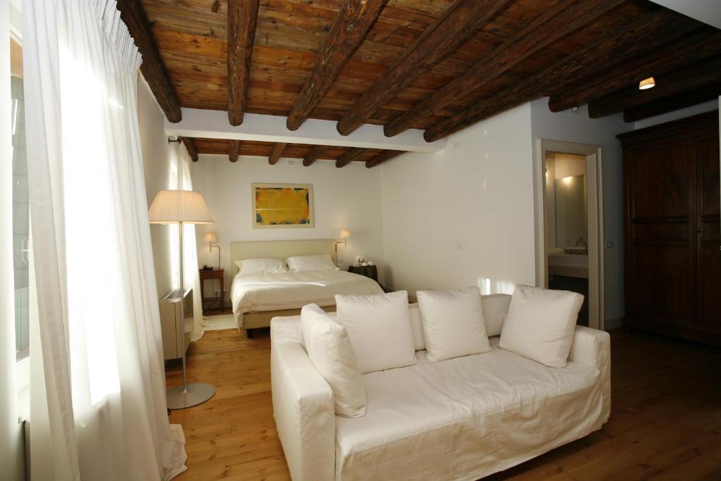 Relais Corte Guastalla Apartments Sona Kamer foto