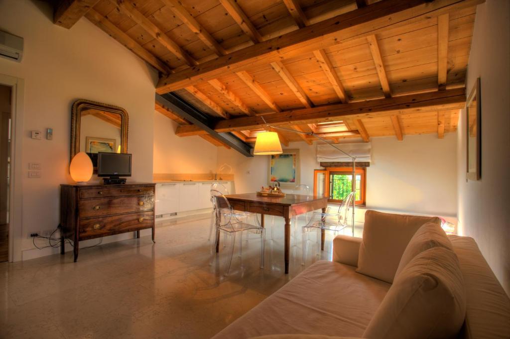 Relais Corte Guastalla Apartments Sona Kamer foto